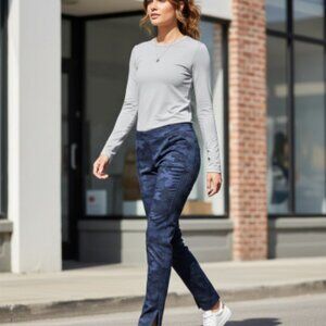 Athleta Brooklyn Mid-Rise Ankle Pant in Navy Camo - Size 2